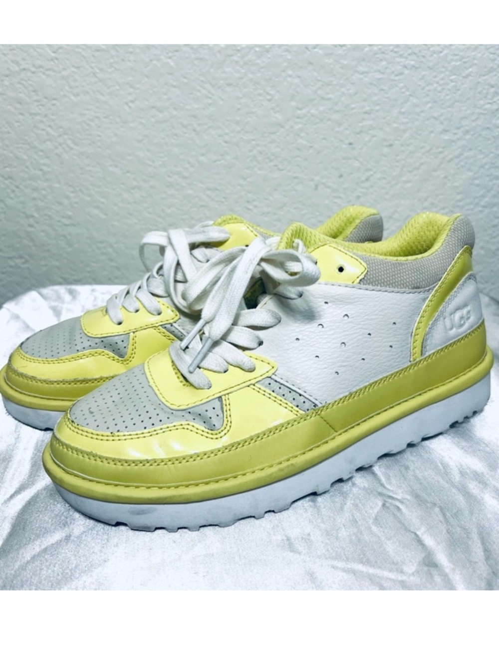 UGG Highland Trainer Sneaker Yellow and White Size 8